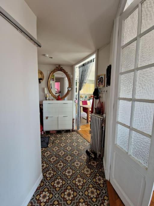 Apartment : Beau Trois Pieces Lumineuse Avec Vue Degagee.