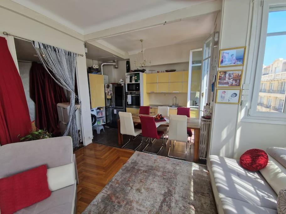 Apartment : Beau Trois Pieces Lumineuse Avec Vue Degagee. Nizza