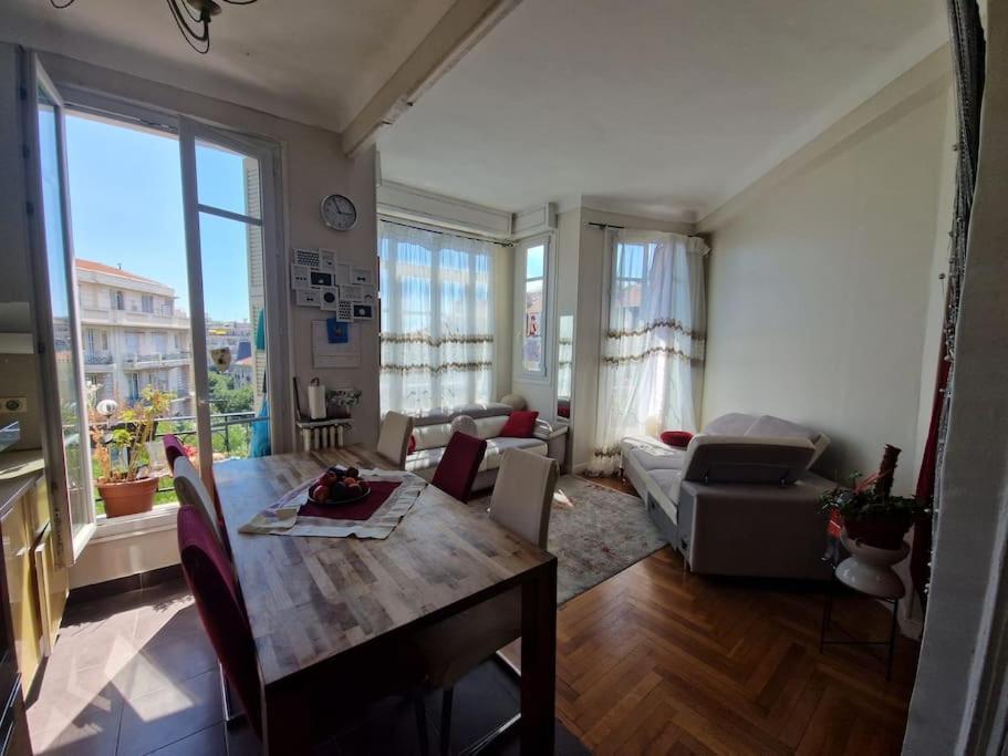 : Beau Trois Pieces Lumineuse Avec Vue Degagee. Apartment